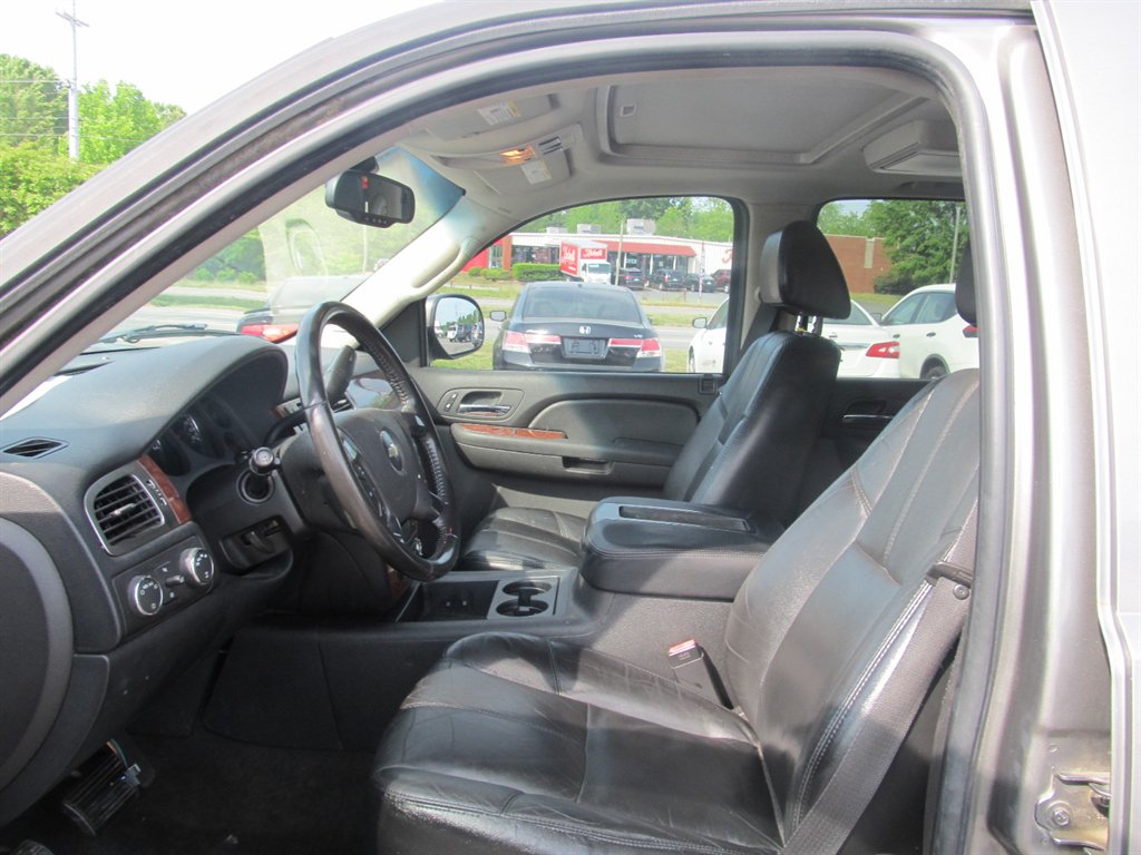 2007 Chevrolet Suburban LS 1500 photo