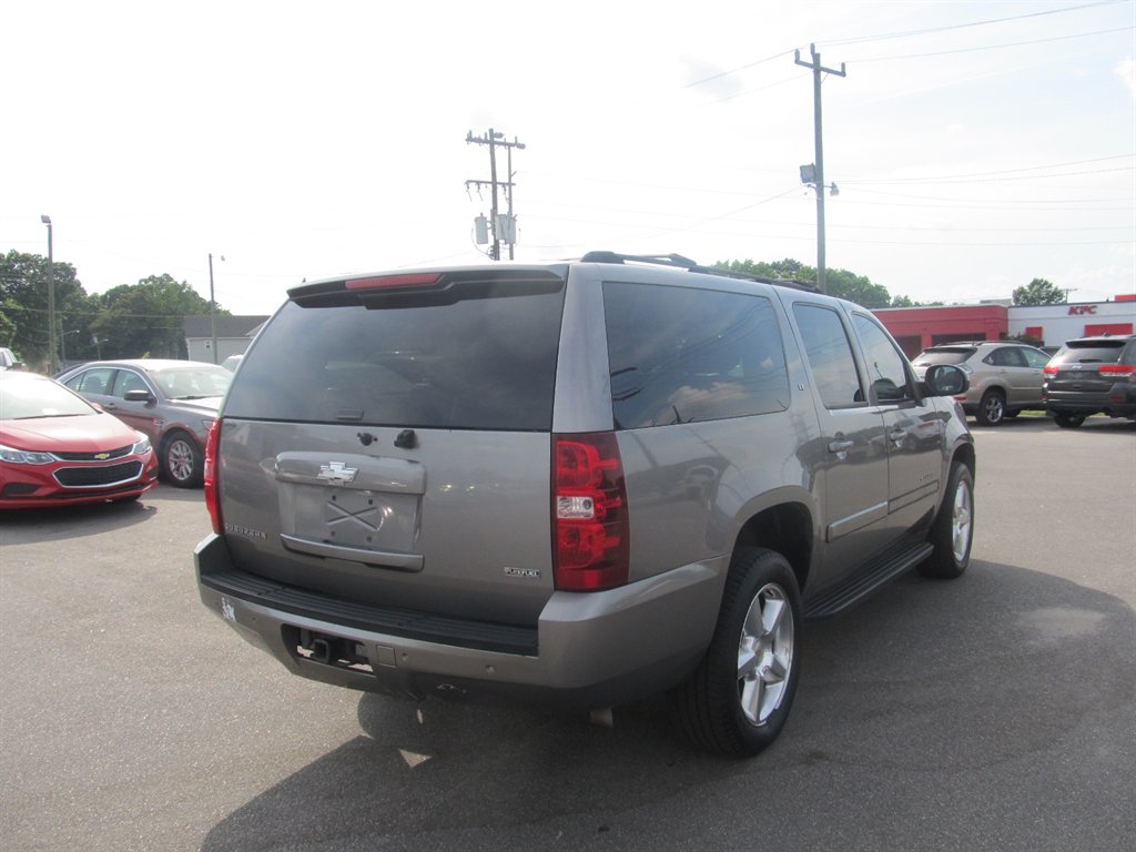 2007 Chevrolet Suburban LS 1500 photo