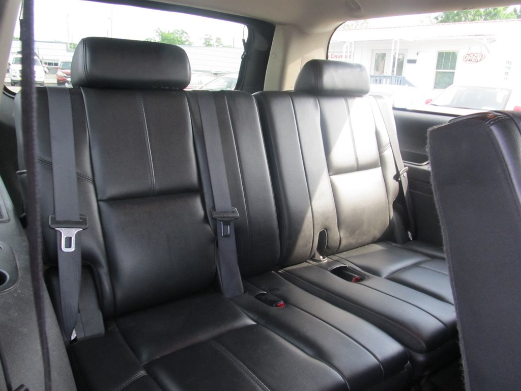 2007 Chevrolet Suburban LS 1500 photo