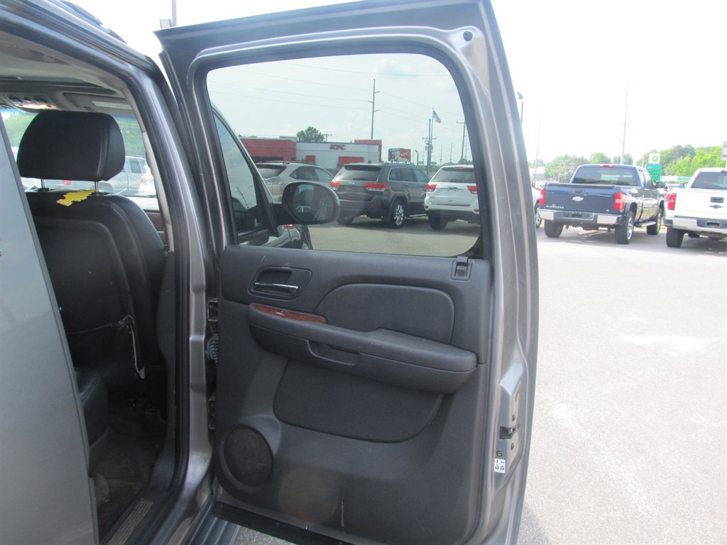 2007 Chevrolet Suburban LS 1500 photo