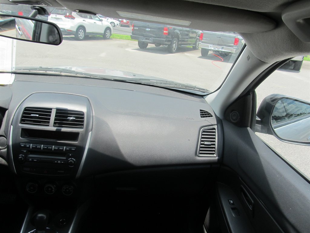 2013 Mitsubishi Outlander - $8,999