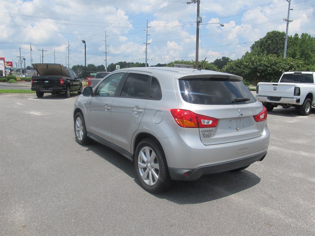 2013 Mitsubishi Outlander - $8,999