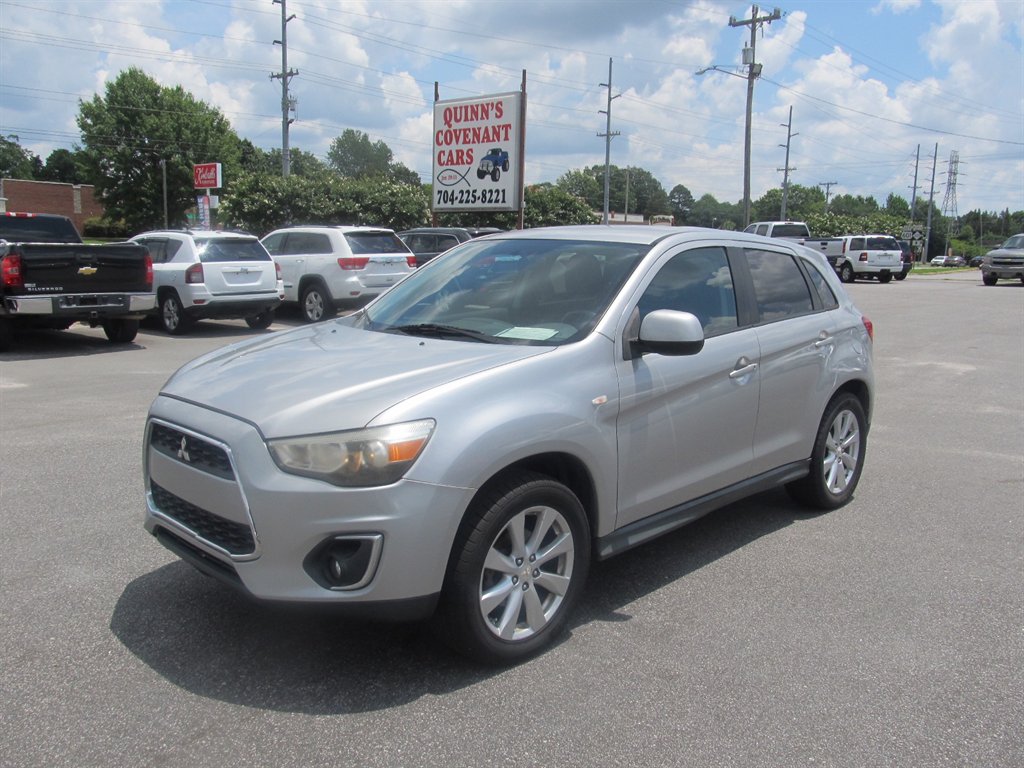 2013 Mitsubishi Outlander - $8,999
