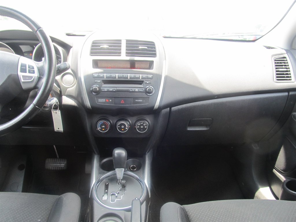 2013 Mitsubishi Outlander - $8,999