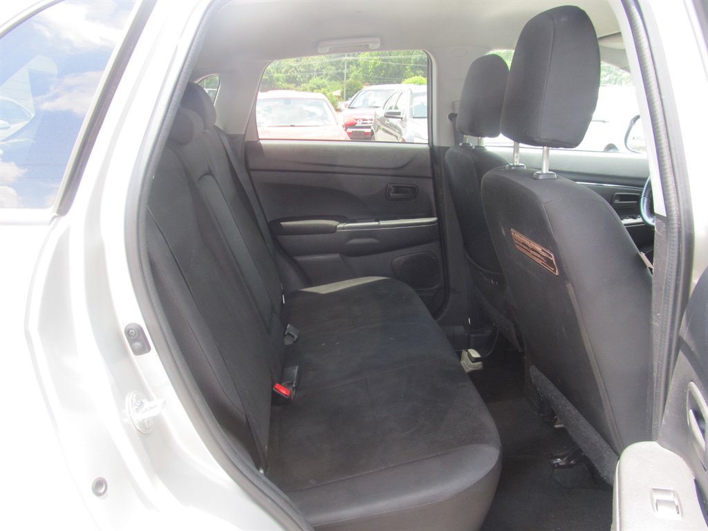 2013 Mitsubishi Outlander - $8,999