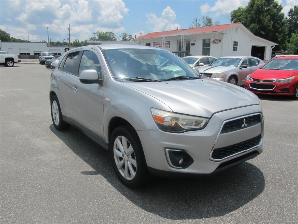 2013 Mitsubishi Outlander - $8,999