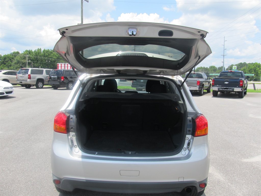 2013 Mitsubishi Outlander - $8,999
