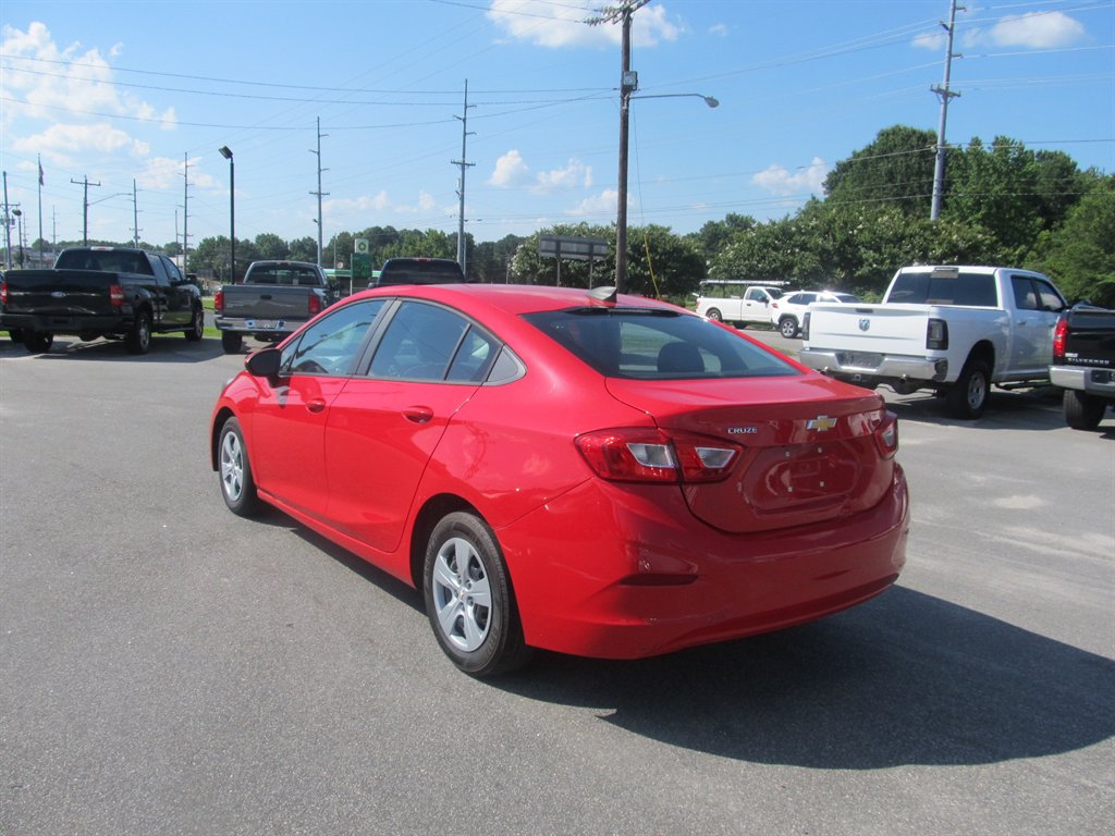 2018 Chevrolet Cruze - $8,999