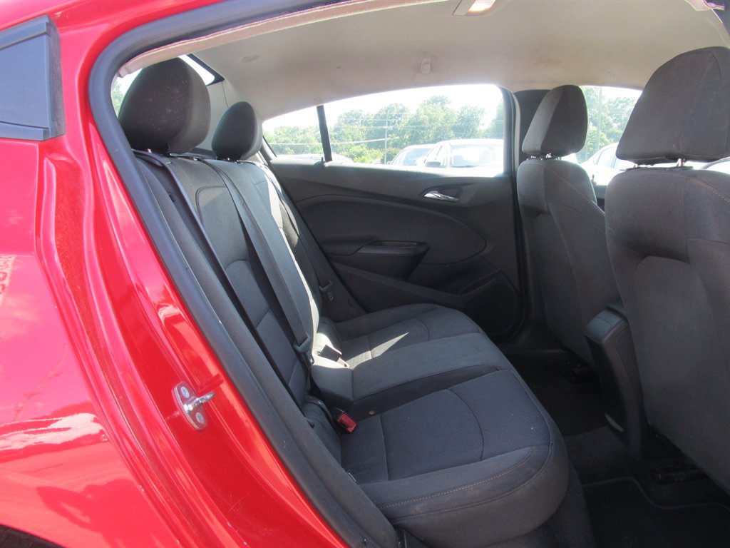 2018 Chevrolet Cruze - $8,999