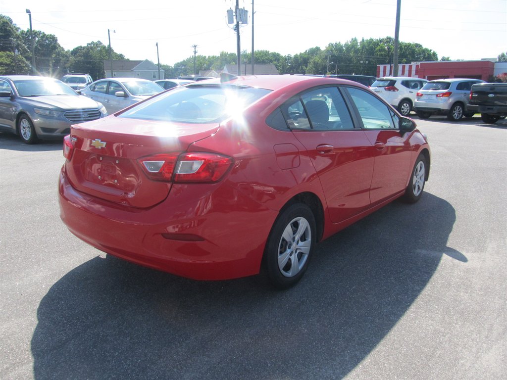 2018 Chevrolet Cruze - $8,999