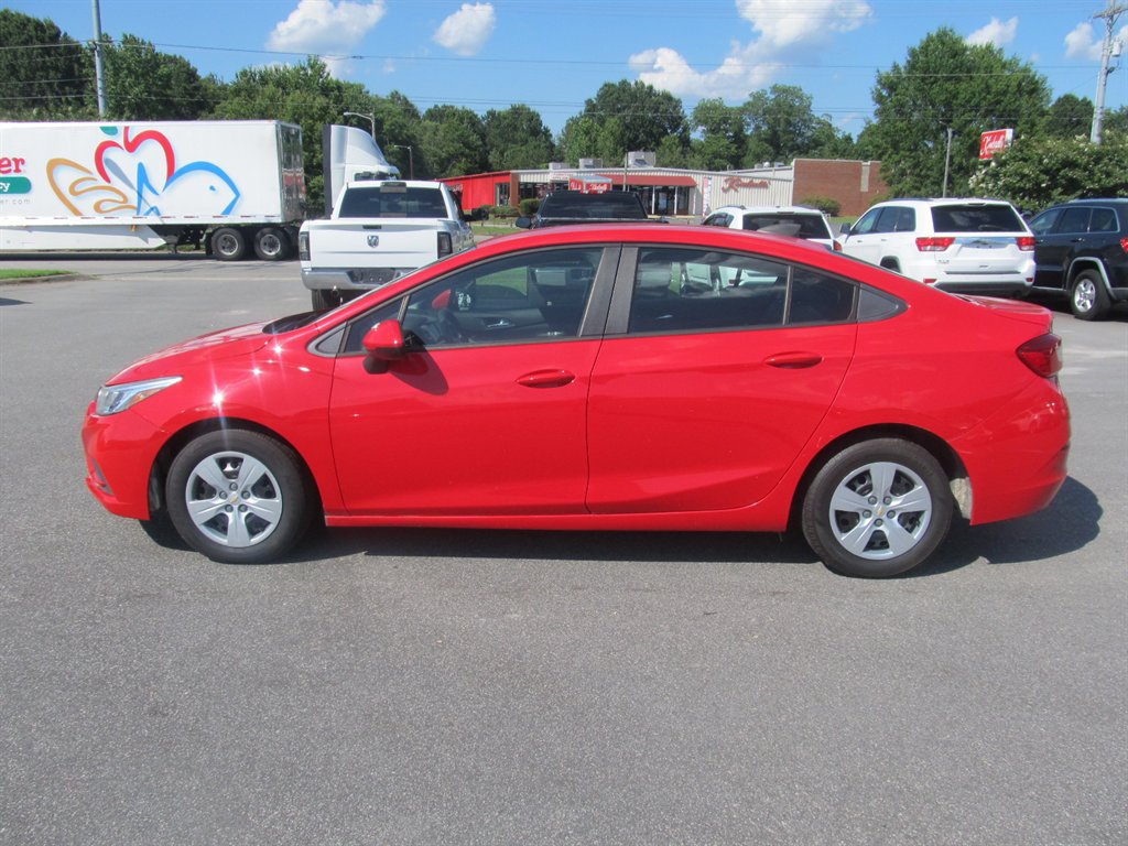 2018 Chevrolet Cruze - $8,999