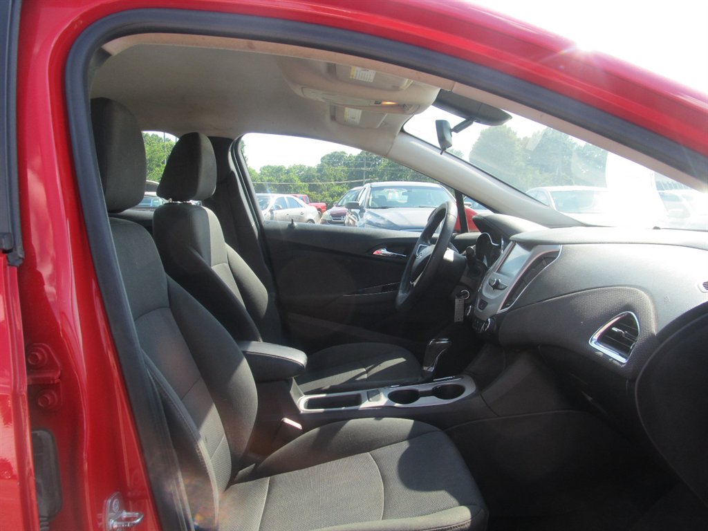 2018 Chevrolet Cruze - $8,999