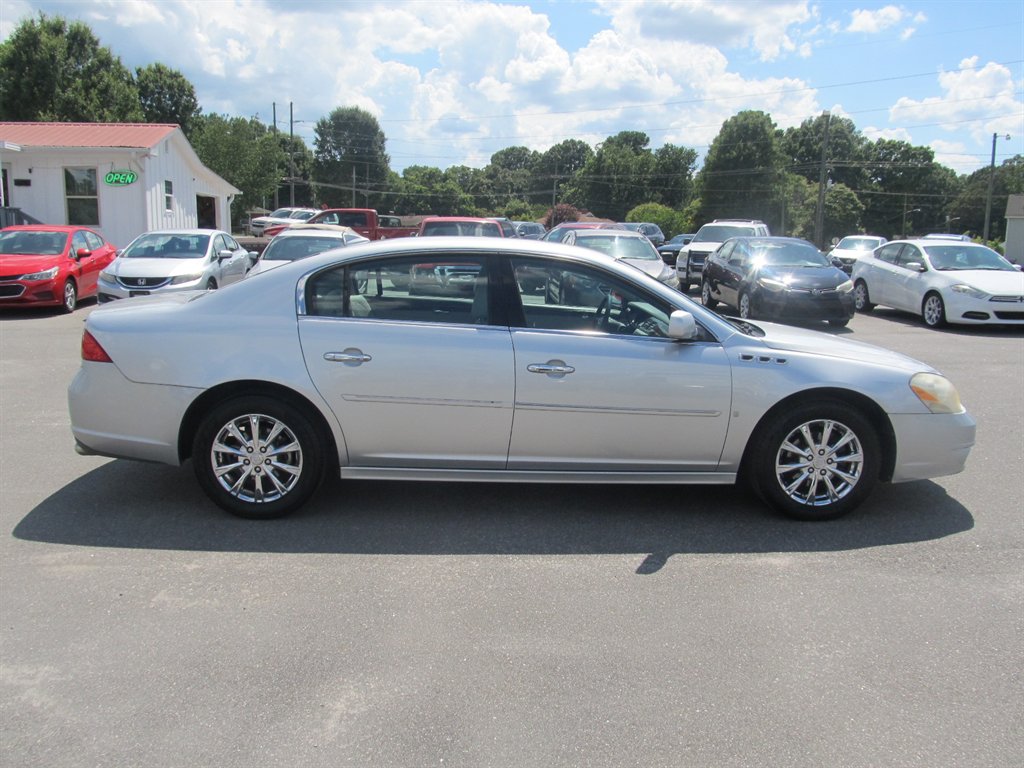2010 Buick Lucerne - $7,999