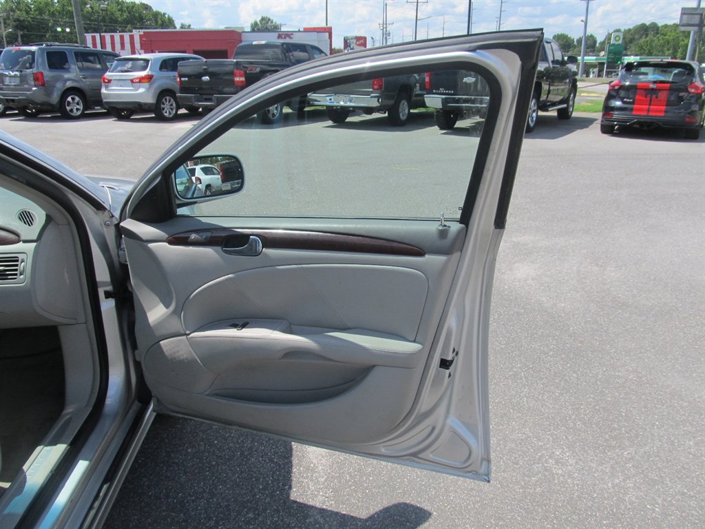2010 Buick Lucerne - $7,999