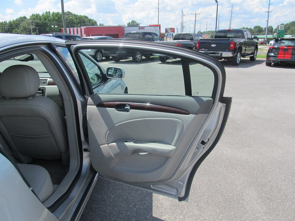 2010 Buick Lucerne - $7,999