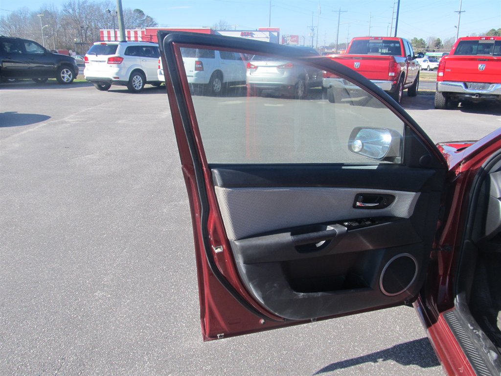 2009 MAZDA MAZDA3 - $6,999