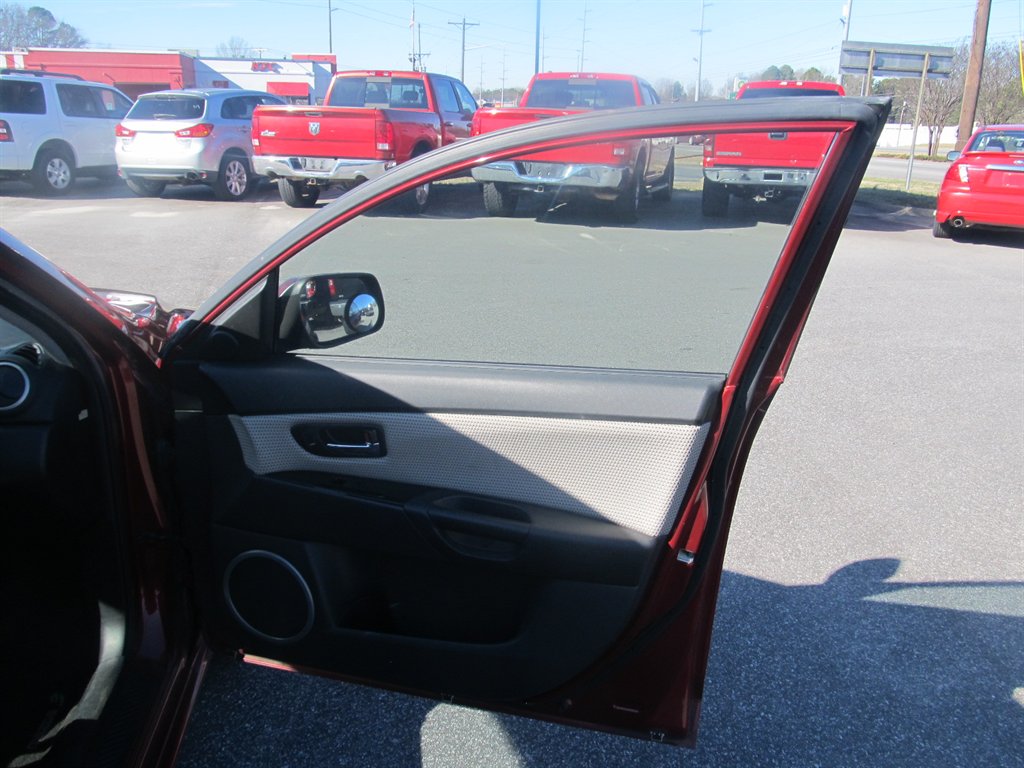 2009 MAZDA MAZDA3 - $6,999