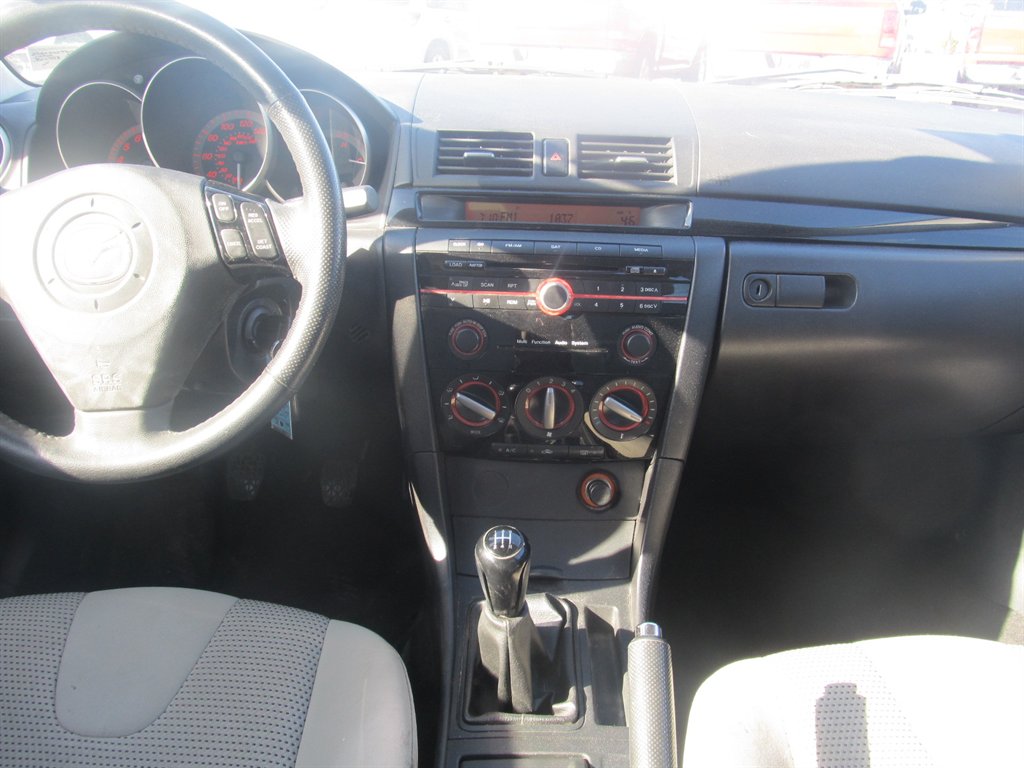 2009 MAZDA MAZDA3 - $6,999