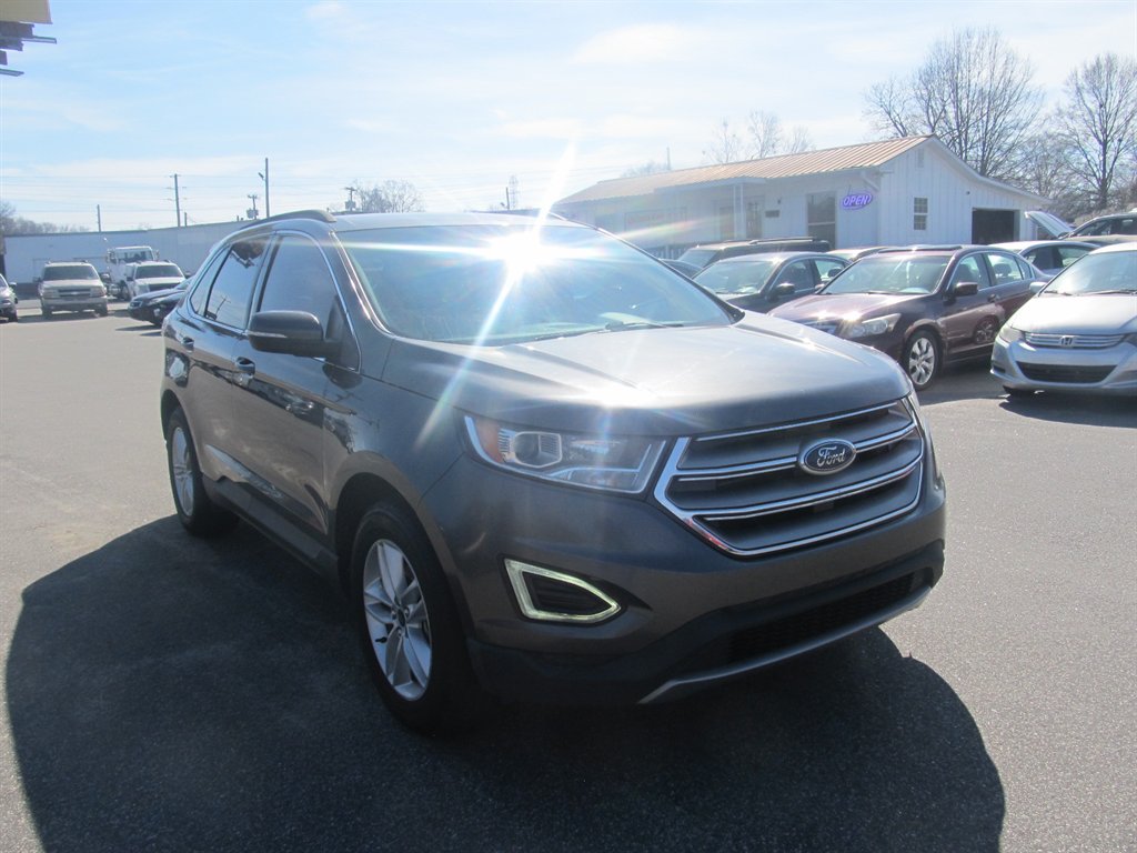 2015 Ford Edge - $9,999