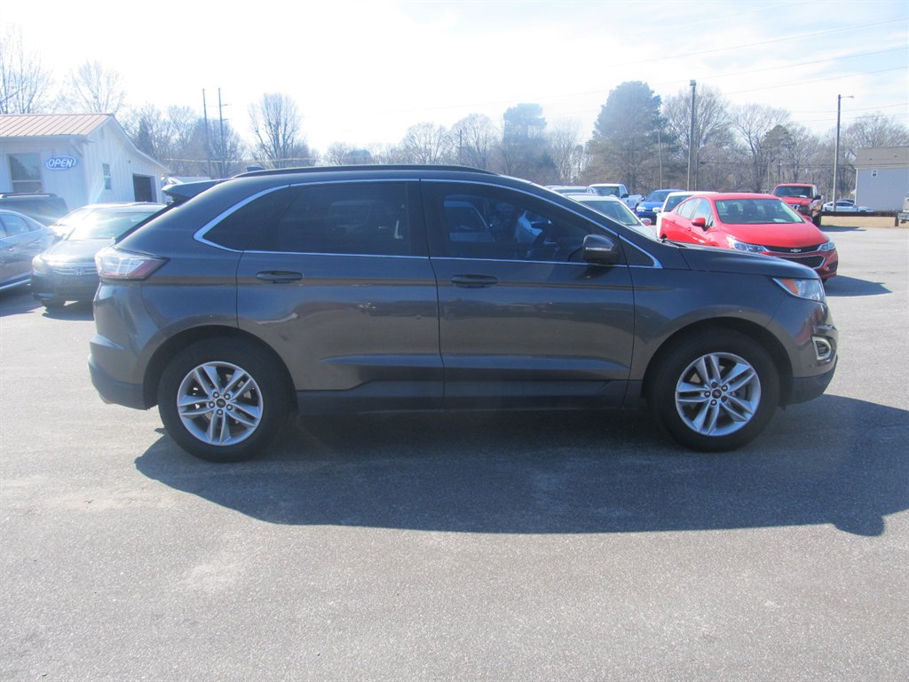 2015 Ford Edge - $9,999