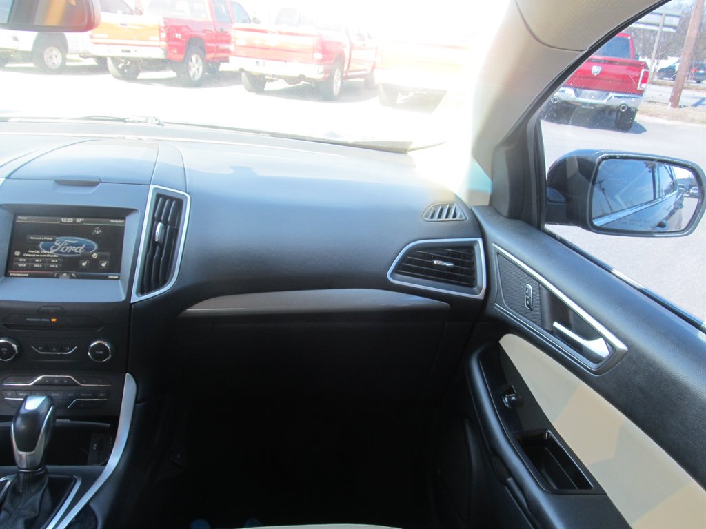 2015 Ford Edge - $9,999