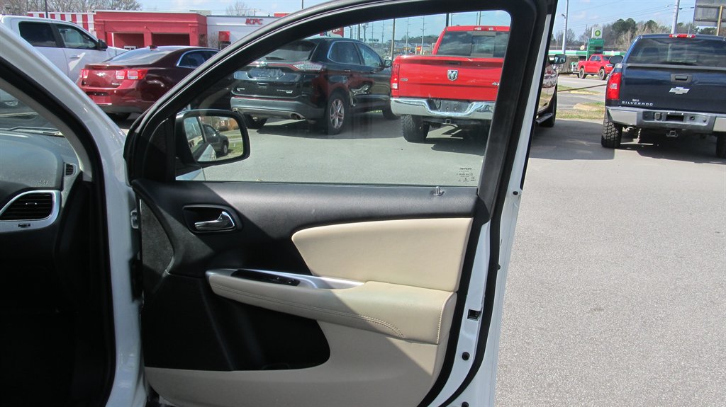 2017 Dodge Journey - $8,999