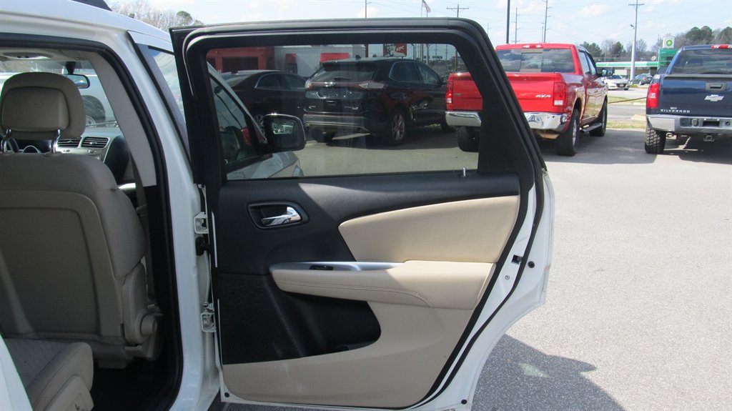 2017 Dodge Journey - $8,999