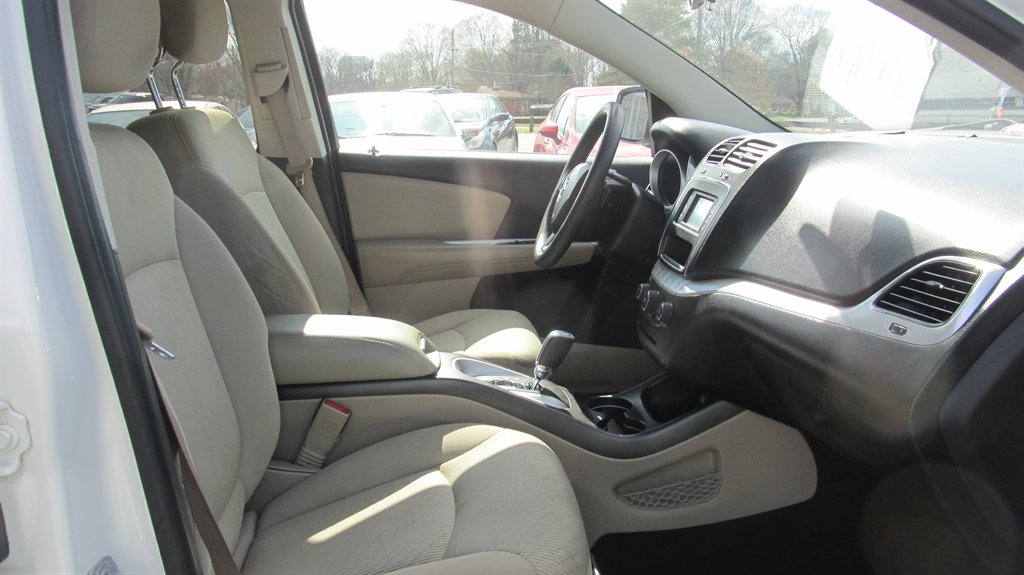 2017 Dodge Journey - $8,999