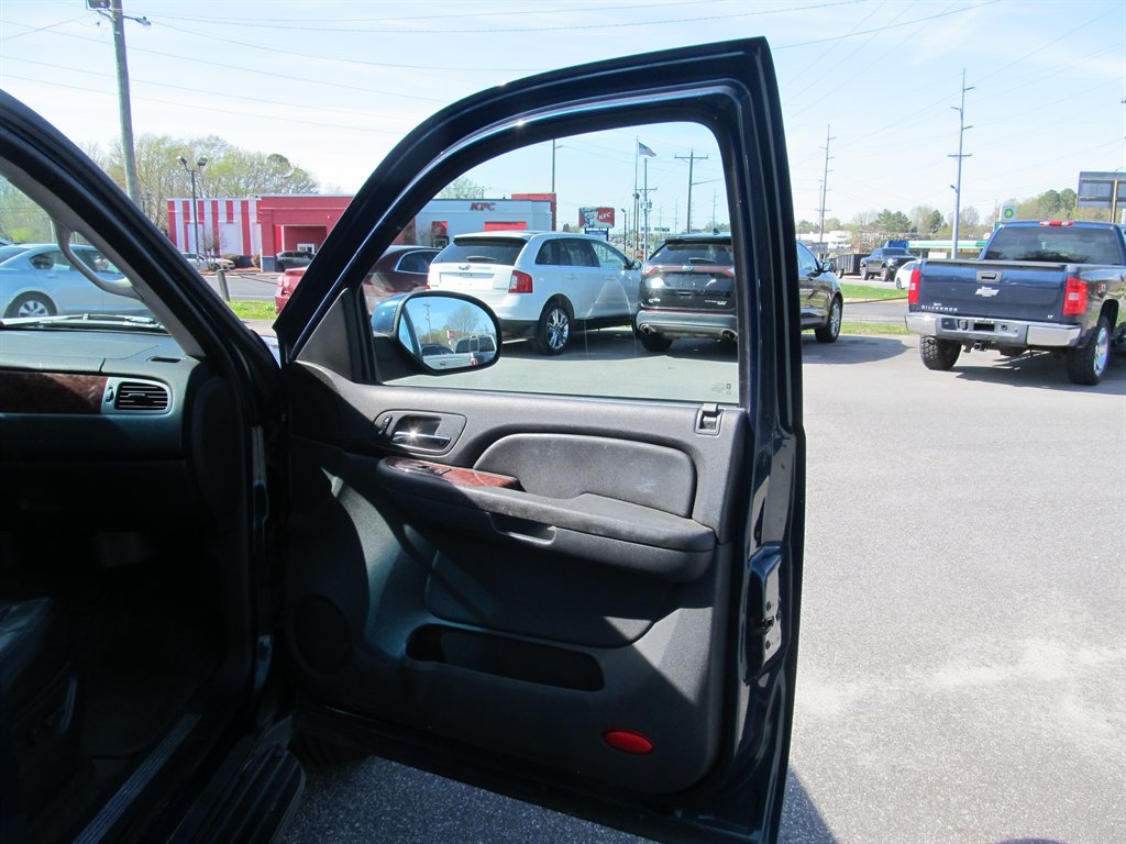 2007 Chevrolet Tahoe - $7,999