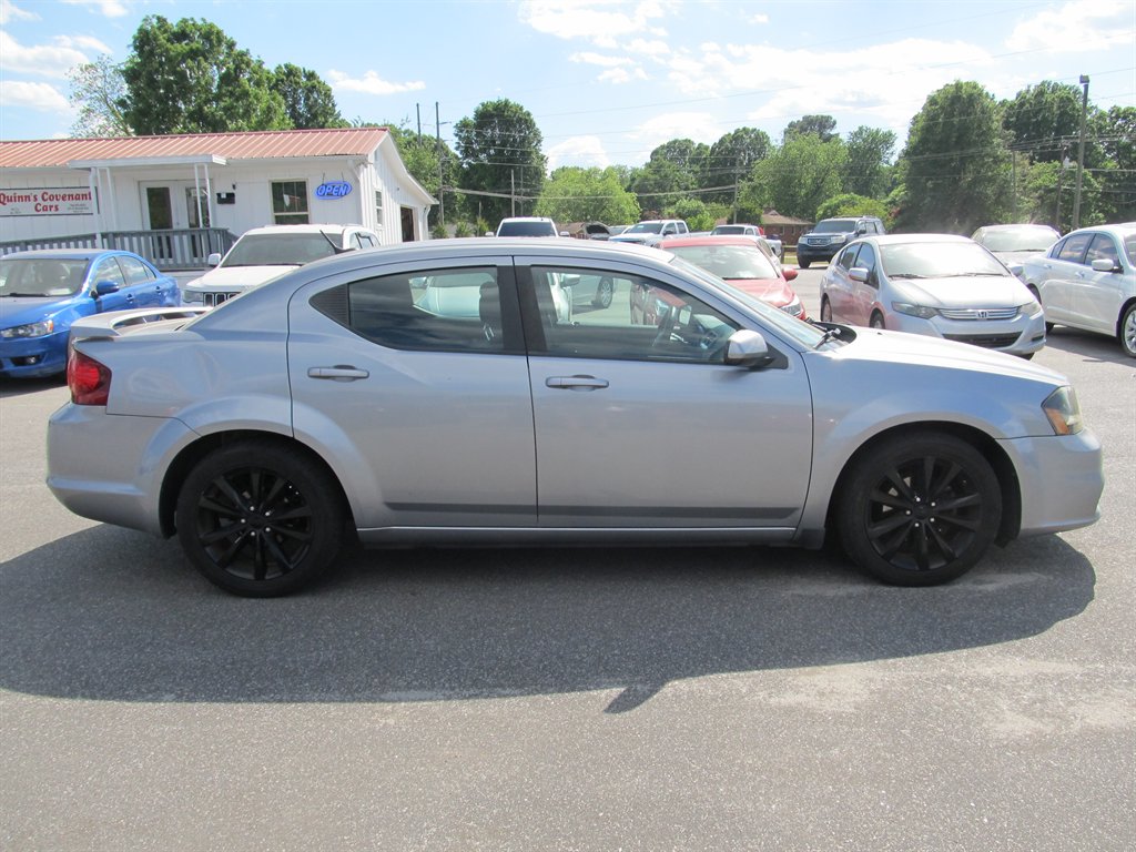 2014 Dodge Avenger - $9,999