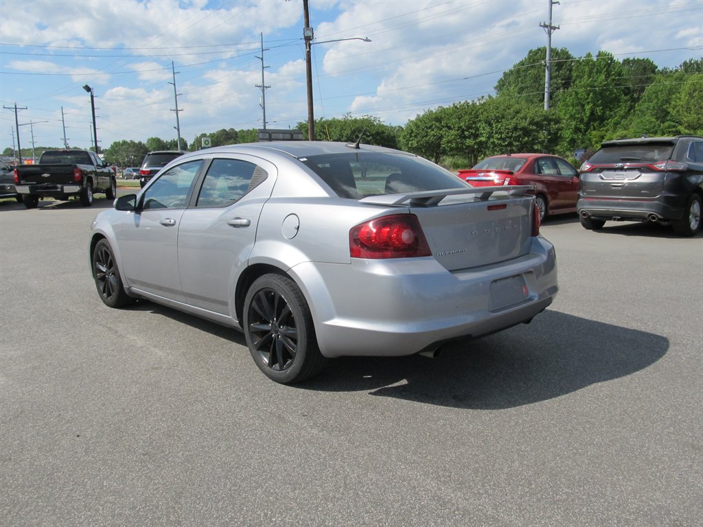 2014 Dodge Avenger - $9,999