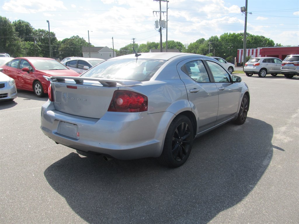 2014 Dodge Avenger - $9,999