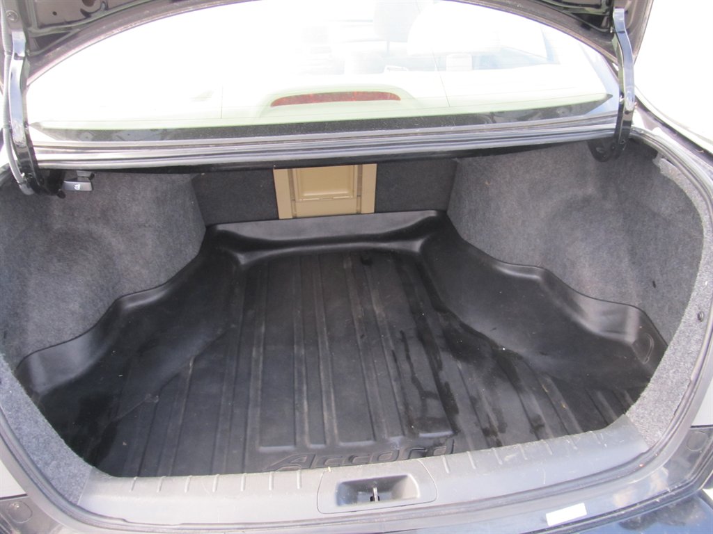 2009 Honda Accord - $8,999