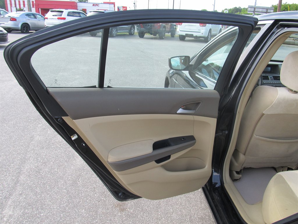 2009 Honda Accord - $8,999