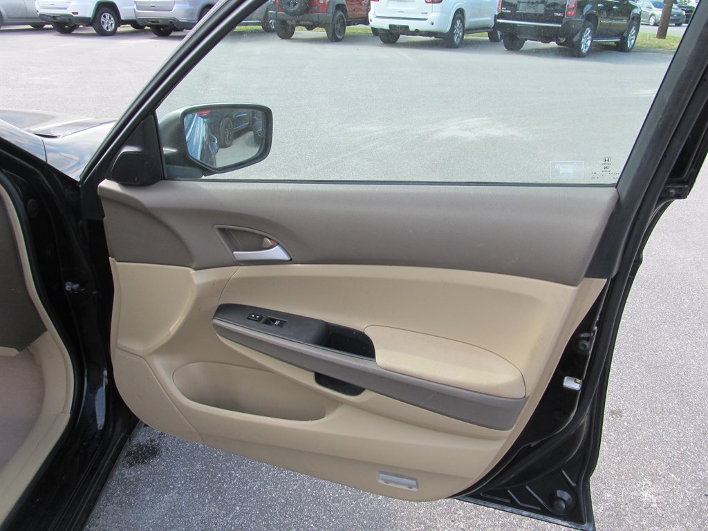 2009 Honda Accord - $8,999