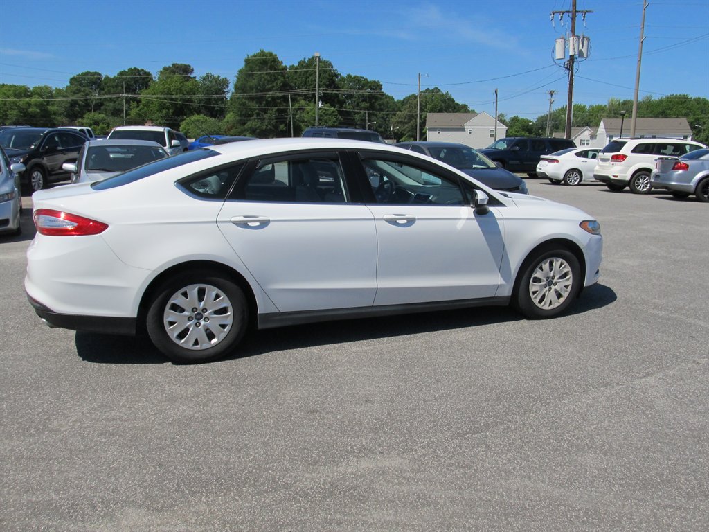 2014 Ford Fusion - $9,999