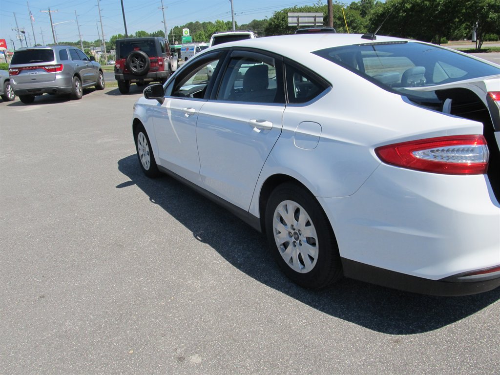2014 Ford Fusion - $9,999
