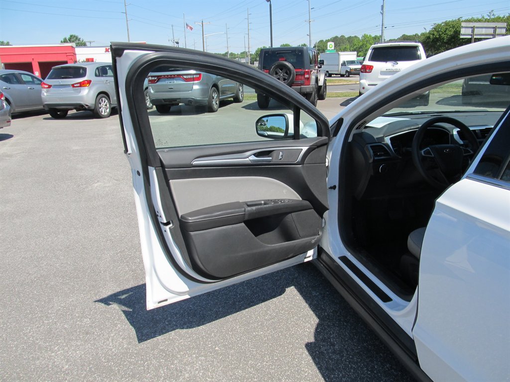 2014 Ford Fusion - $9,999