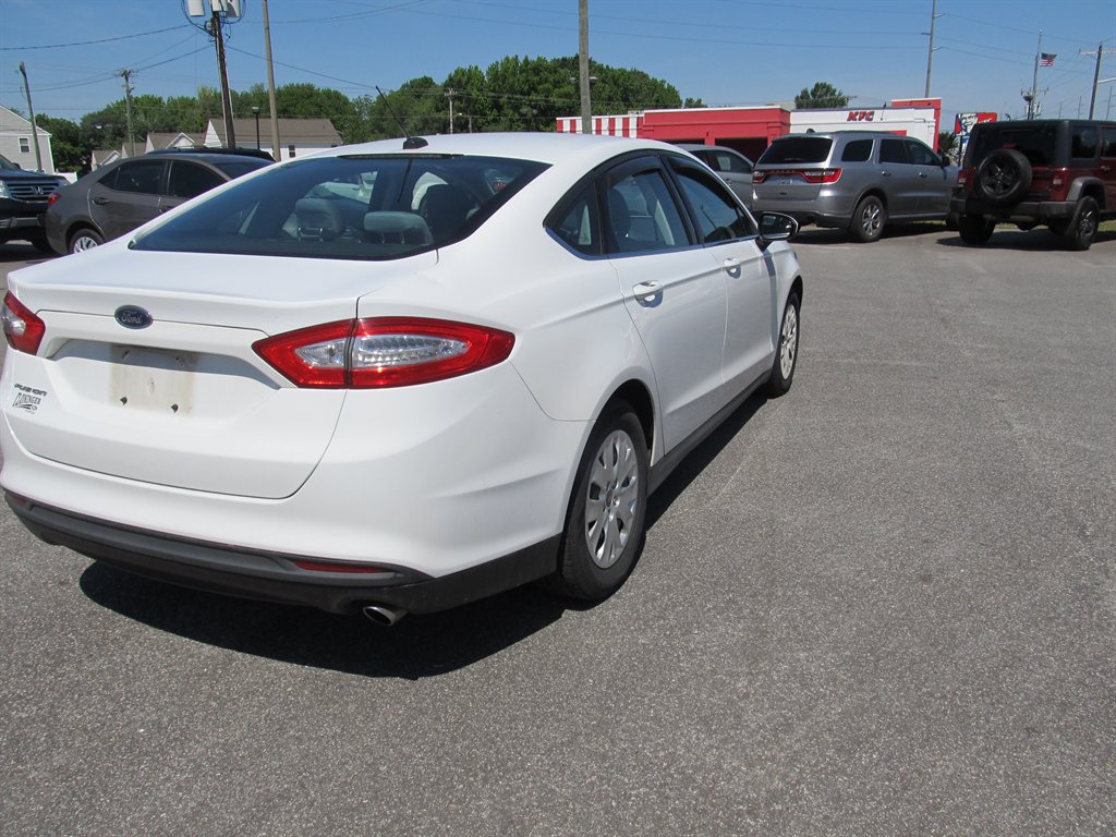 2014 Ford Fusion - $9,999