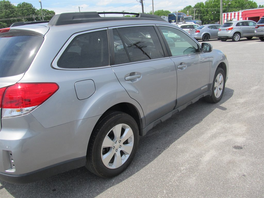 2010 Subaru Outback - $6,999