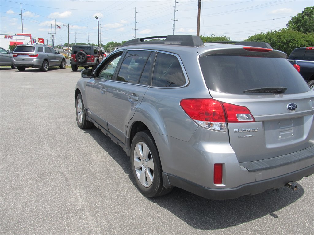 2010 Subaru Outback - $6,999