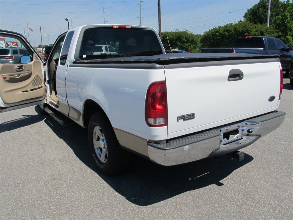 2000 Ford F150 - $7,999