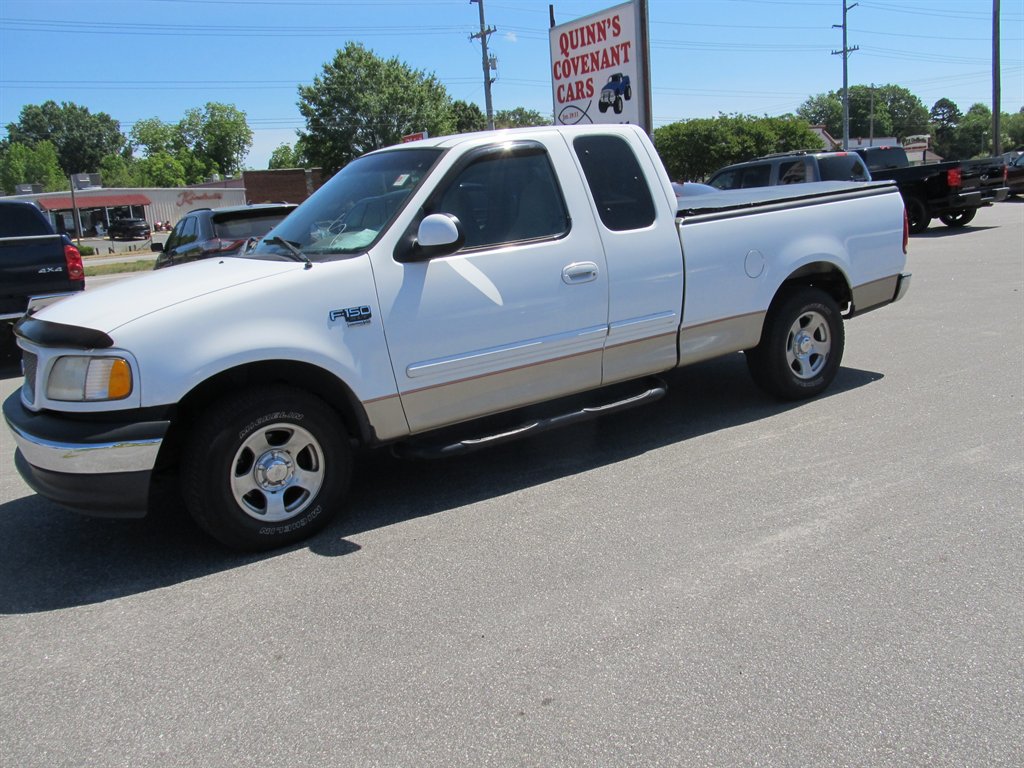 2000 Ford F150 - $7,999