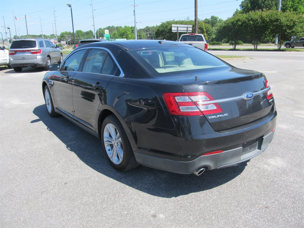 2015 Ford Taurus - $9,999