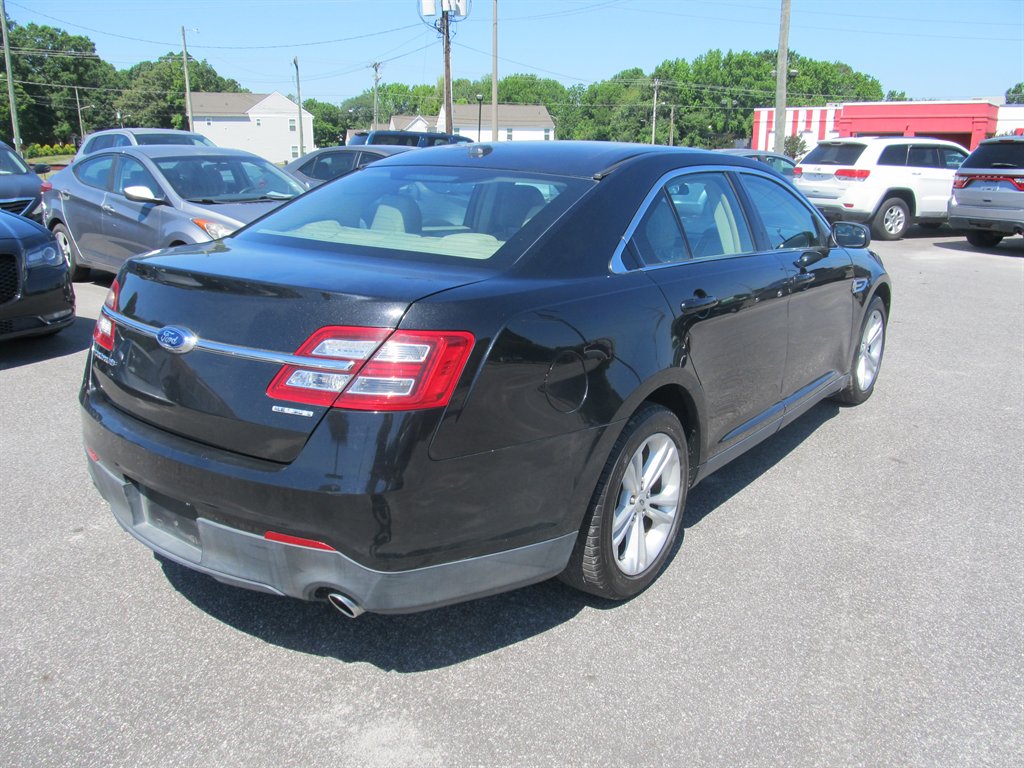 2015 Ford Taurus - $9,999