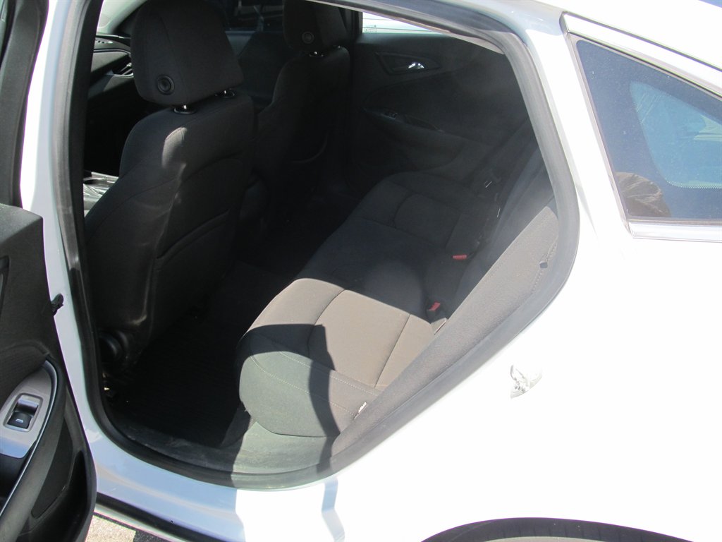 2016 Chevrolet Malibu - $9,999