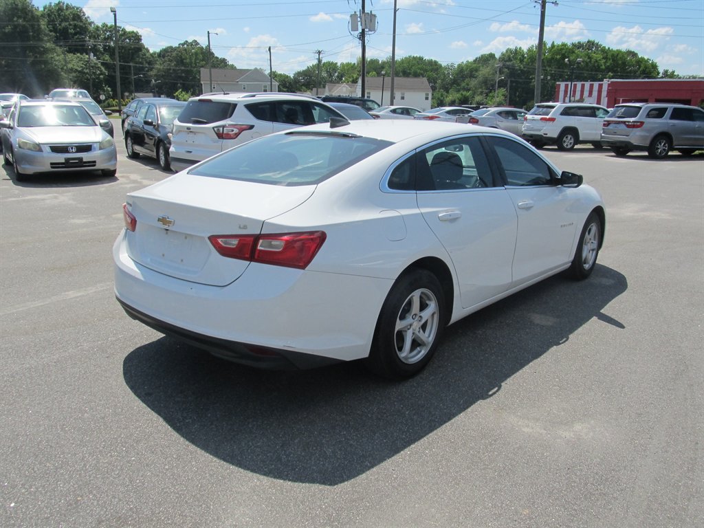 2016 Chevrolet Malibu - $9,999