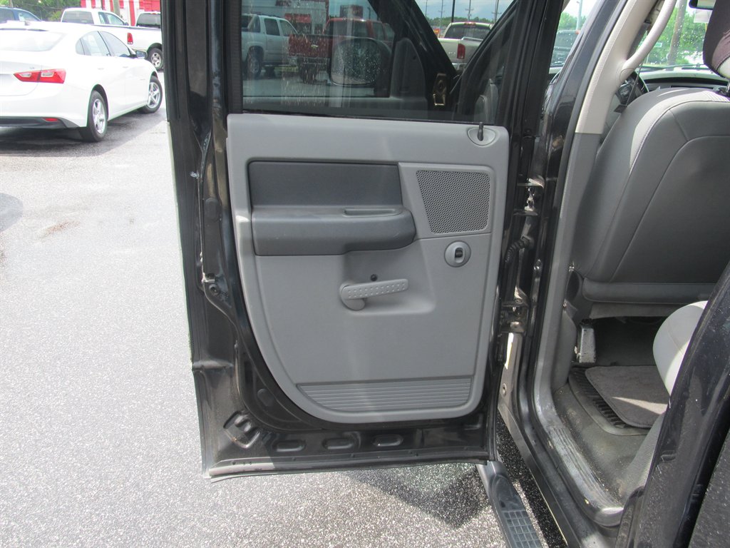 2007 Dodge RAM 1500 - $8,999