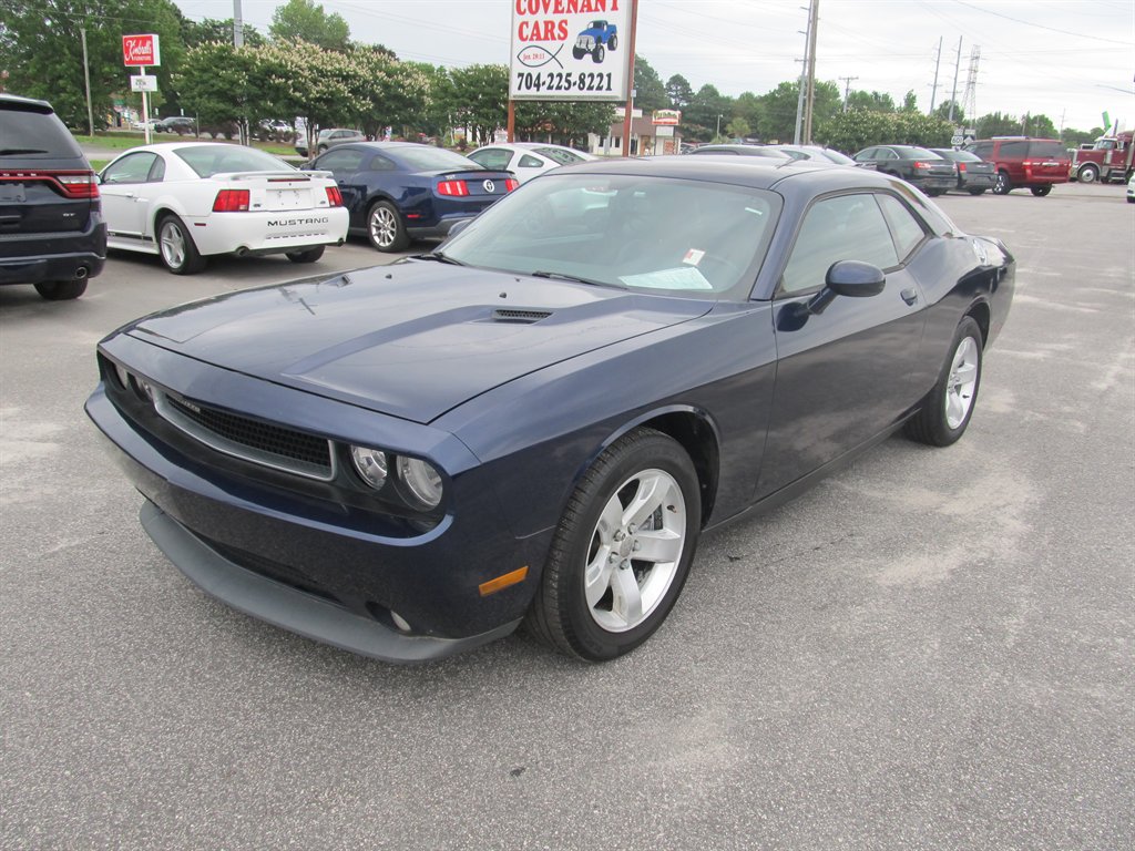 2013 Dodge Challenger - $8,999
