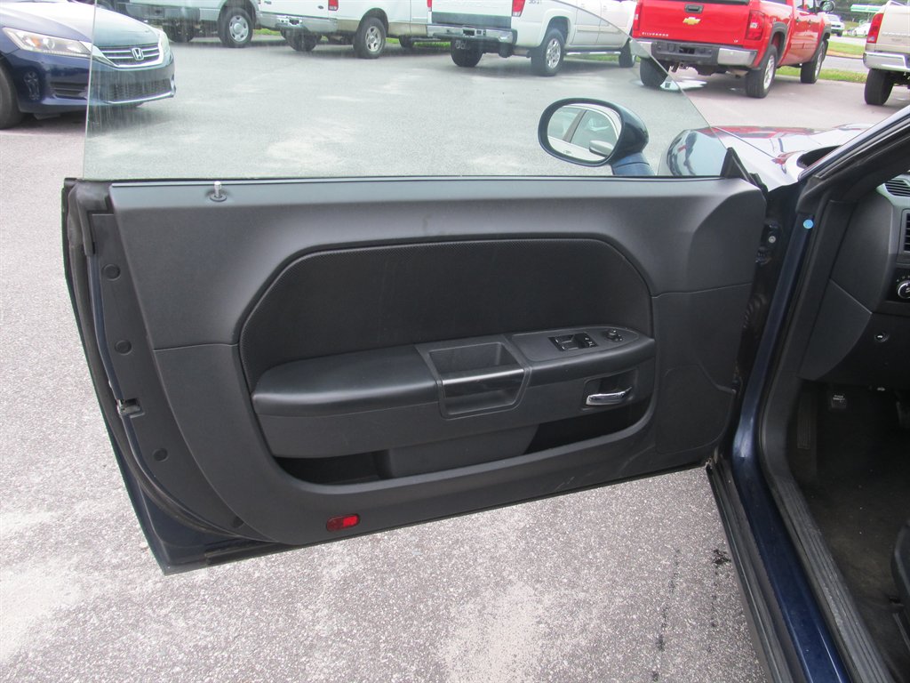 2013 Dodge Challenger - $8,999